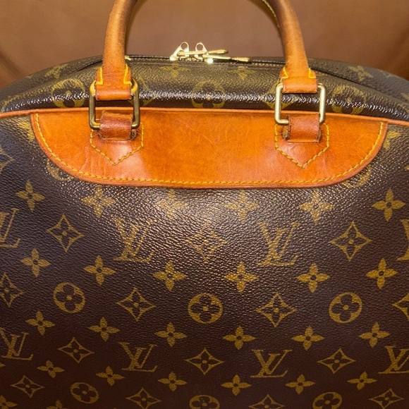 Louis Vuitton Monogram Deavuille Handbag with COA - Picture 4 of 15